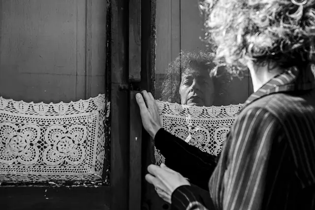 Casa folle casa 14, photograph by Elena Rivautella (Casa folle casa)