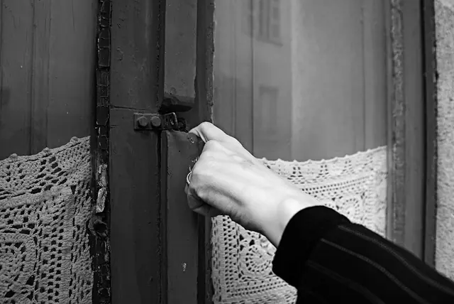 Casa folle casa 15, photograph by Elena Rivautella (Casa folle casa)